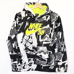 Nike | Shirts \u0026 Tops | Nike Graffiti 